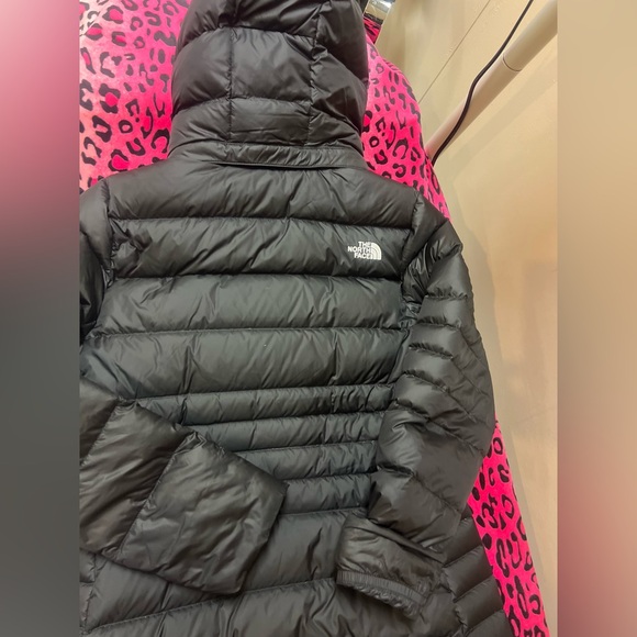 The North Face Women's Black Long Puffer Jacket. SZ M. Excellent condition! - Picture 7 of 11